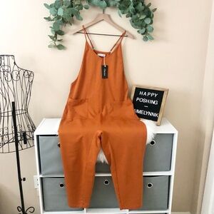 ✨SALE✨NWT Loose Fit Jumpsuit